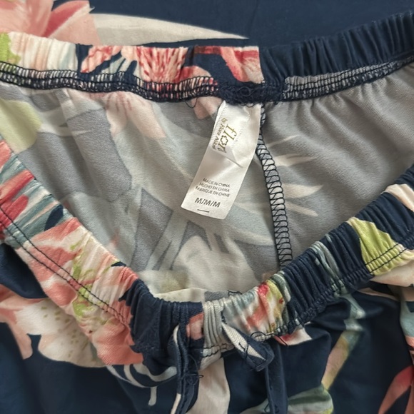 NWOT Hawaiian pajama set shorts and tank size M - Picture 3 of 4